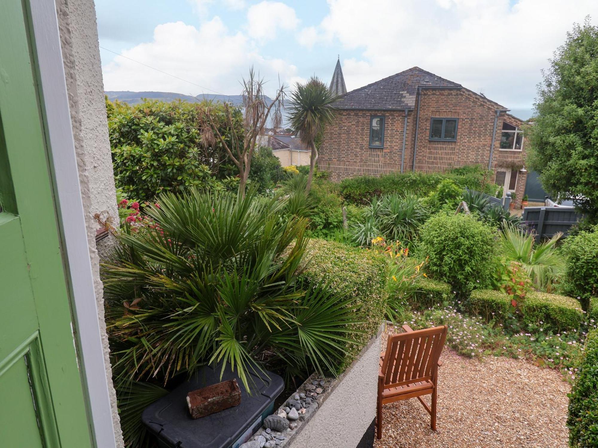 The Apartment At Queen Anne'S Lodge Lyme Regis Exterior foto